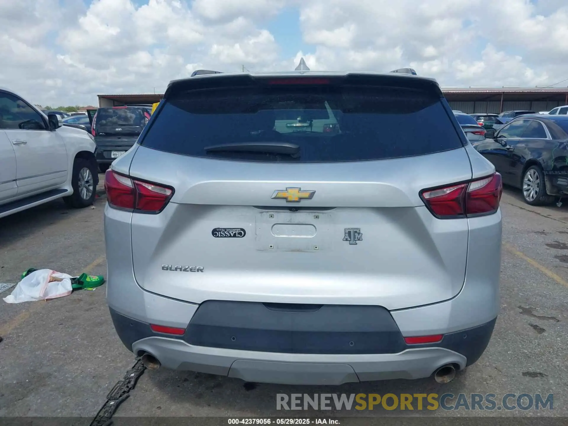16 Photograph of a damaged car 3GNKBBRA8LS700895 CHEVROLET BLAZER 2020