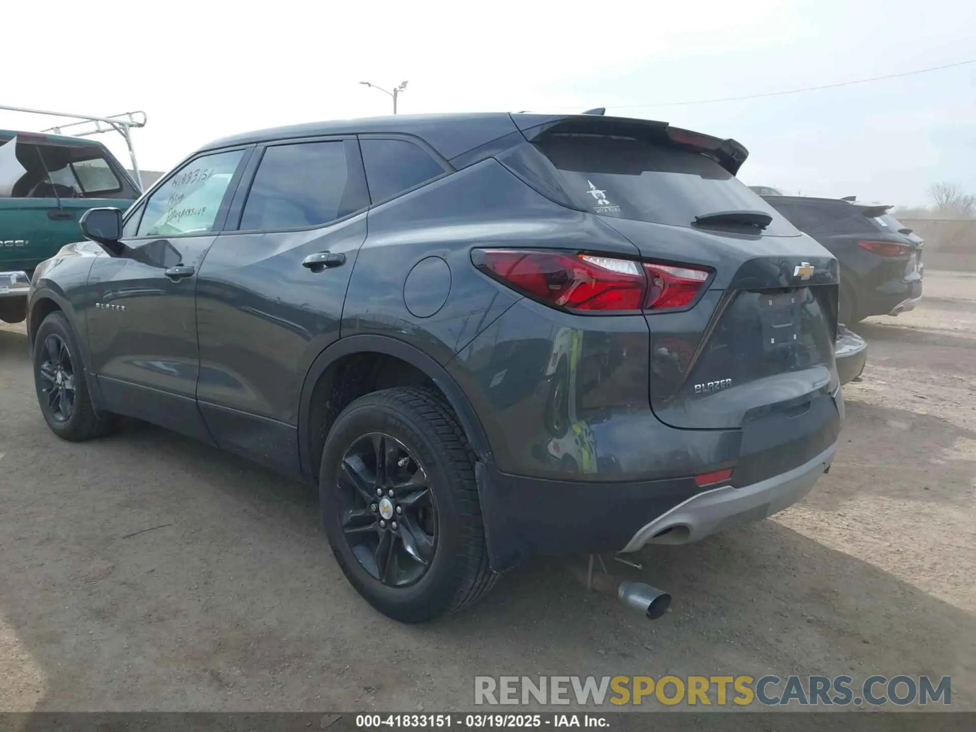 3 Photograph of a damaged car 3GNKBBRA9LS595817 CHEVROLET BLAZER 2020