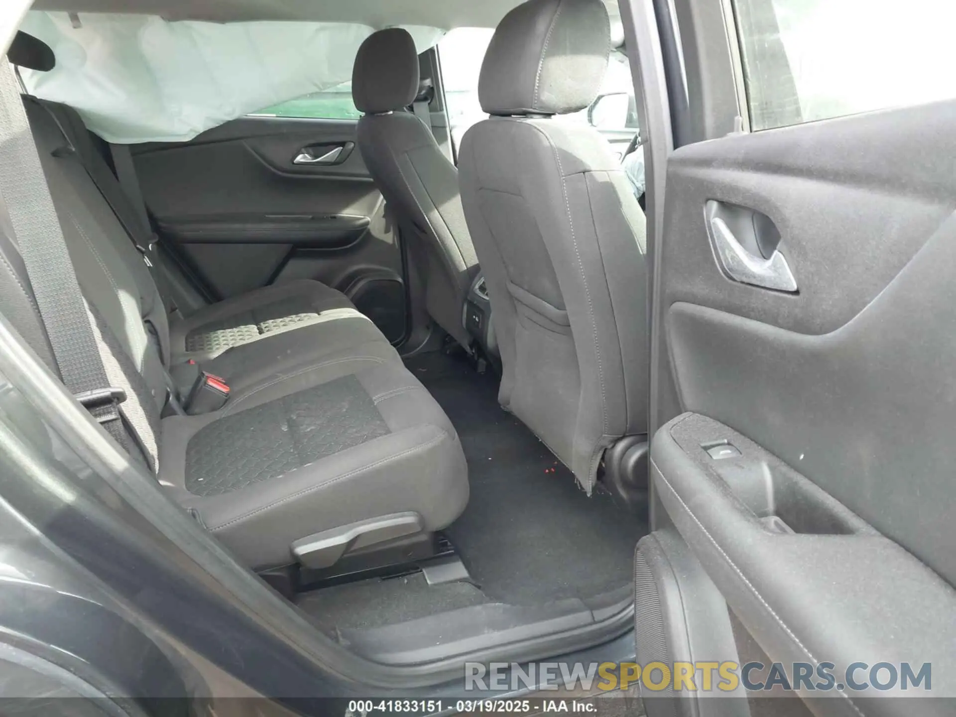 8 Photograph of a damaged car 3GNKBBRA9LS595817 CHEVROLET BLAZER 2020