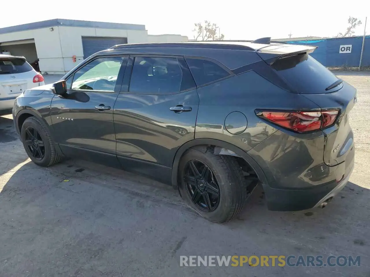 2 Photograph of a damaged car 3GNKBBRA9LS637967 CHEVROLET BLAZER 2020
