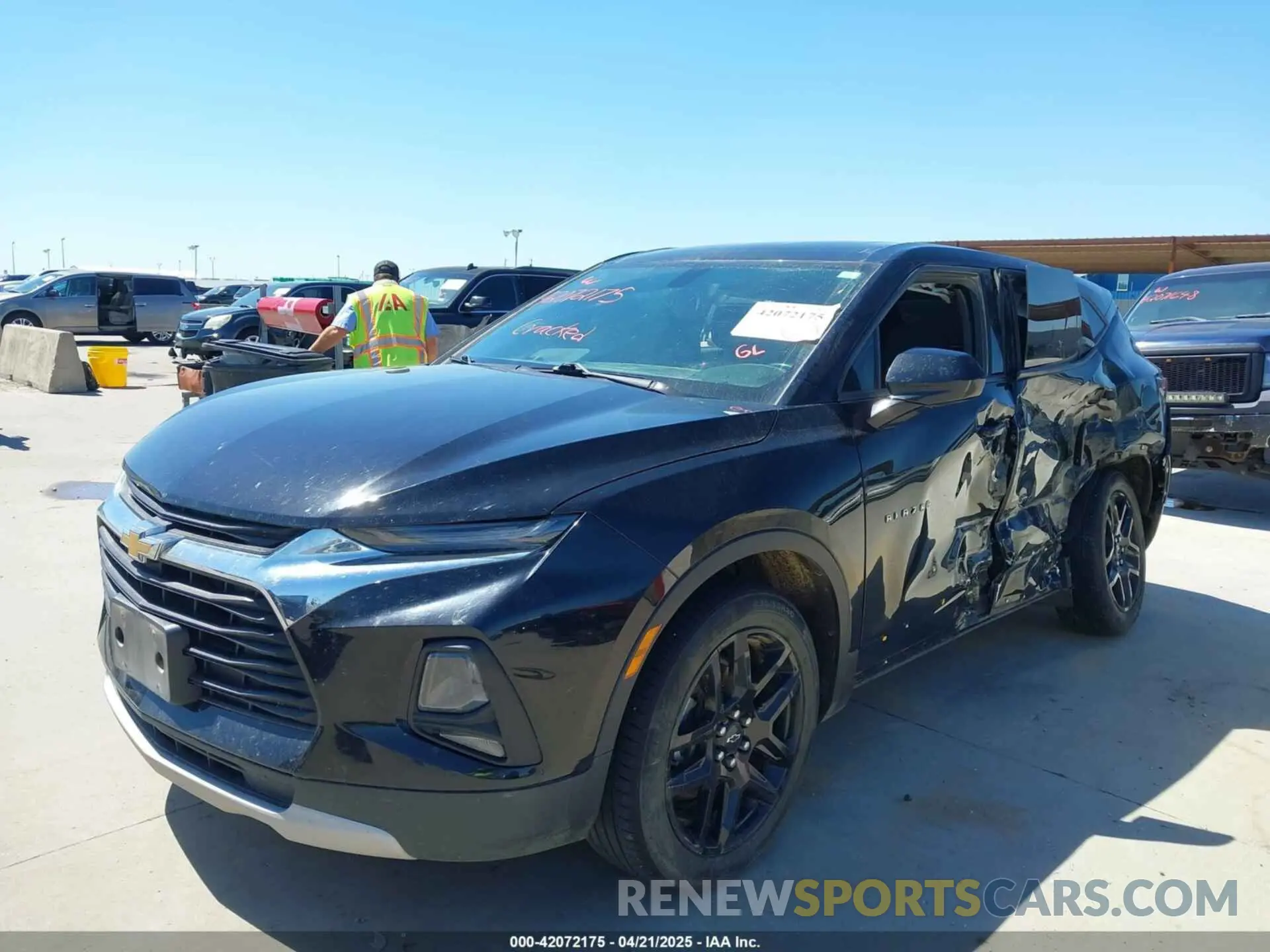 2 Photograph of a damaged car 3GNKBBRAXLS580047 CHEVROLET BLAZER 2020