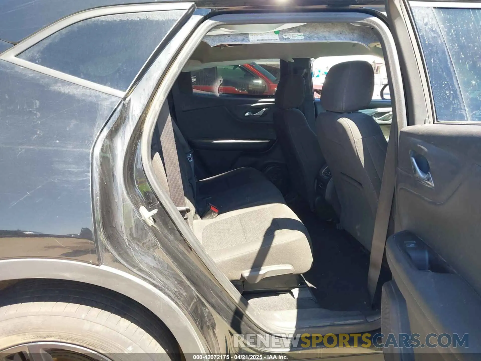 8 Photograph of a damaged car 3GNKBBRAXLS580047 CHEVROLET BLAZER 2020