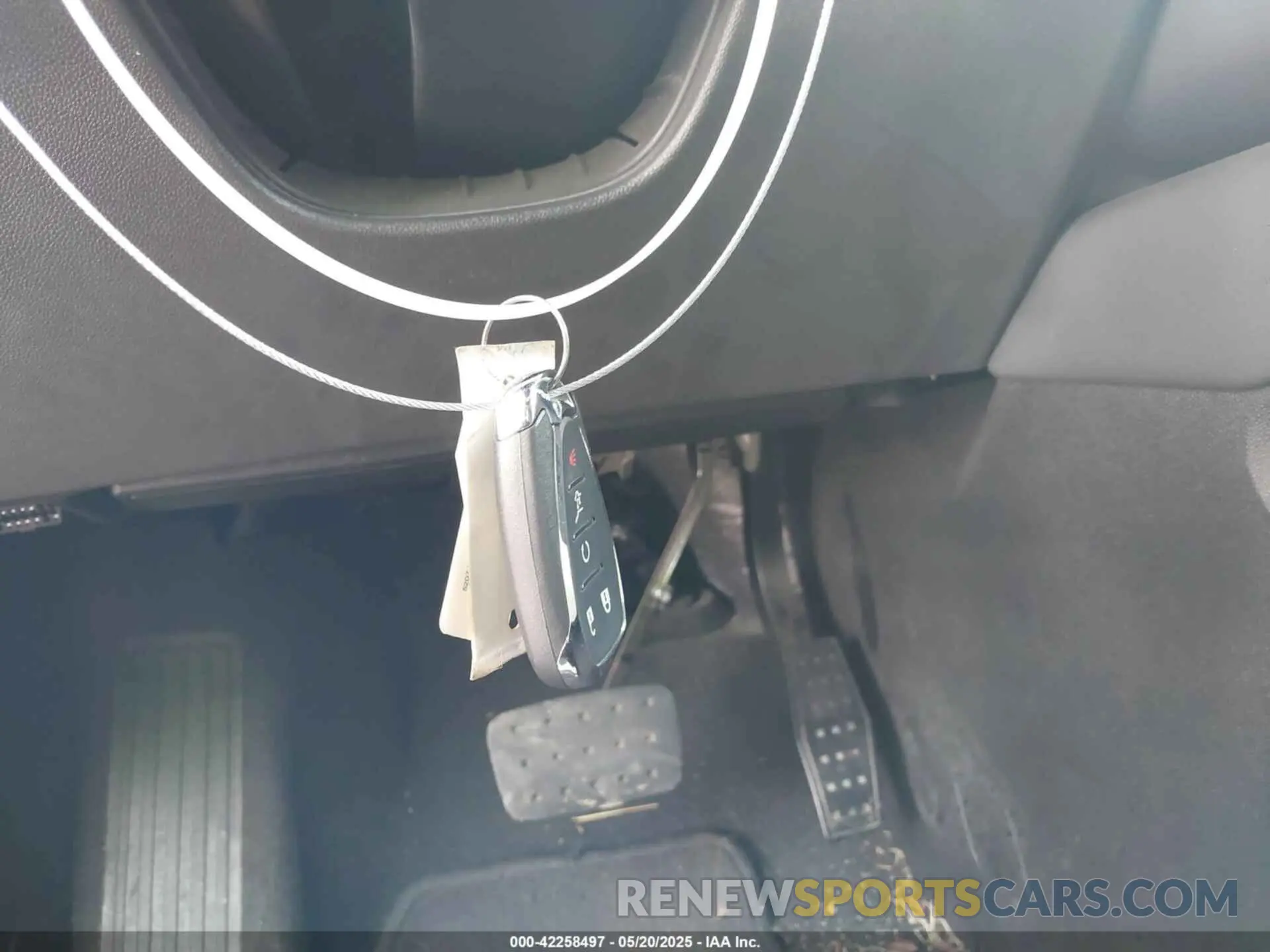 11 Photograph of a damaged car 3GNKBCR40LS692937 CHEVROLET BLAZER 2020