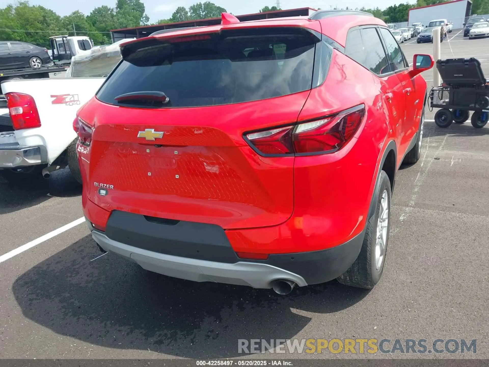 16 Photograph of a damaged car 3GNKBCR40LS692937 CHEVROLET BLAZER 2020