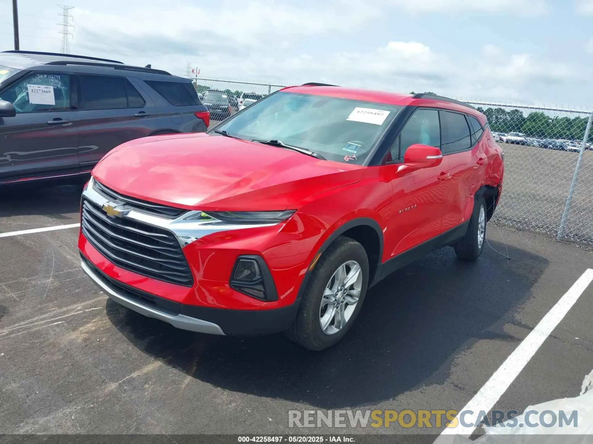 2 Photograph of a damaged car 3GNKBCR40LS692937 CHEVROLET BLAZER 2020
