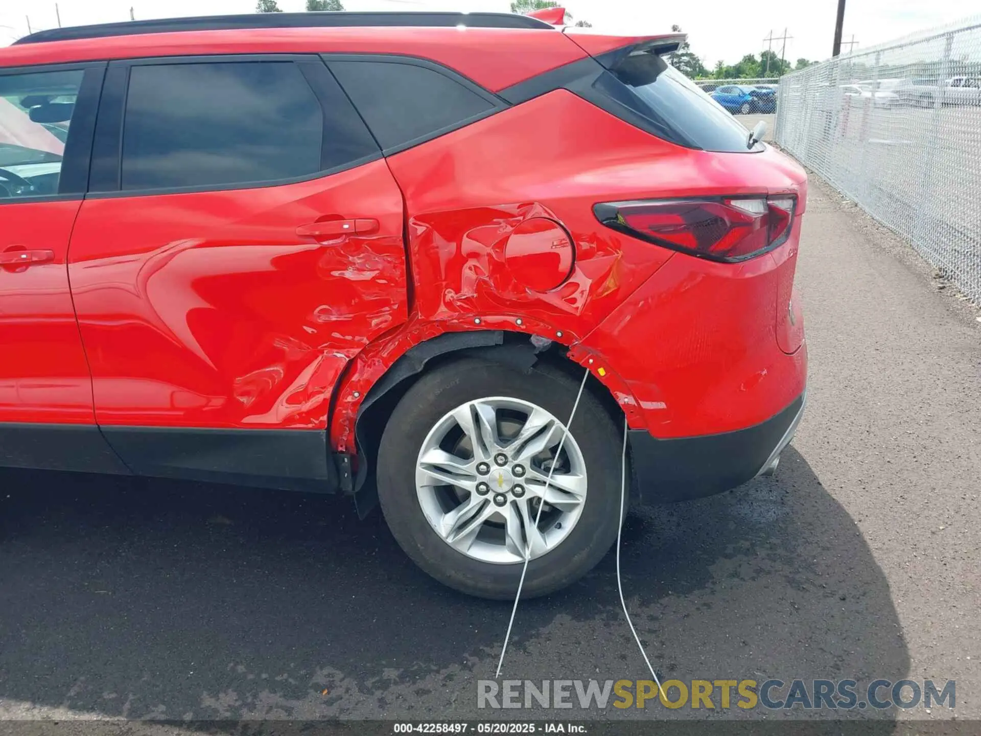 6 Photograph of a damaged car 3GNKBCR40LS692937 CHEVROLET BLAZER 2020