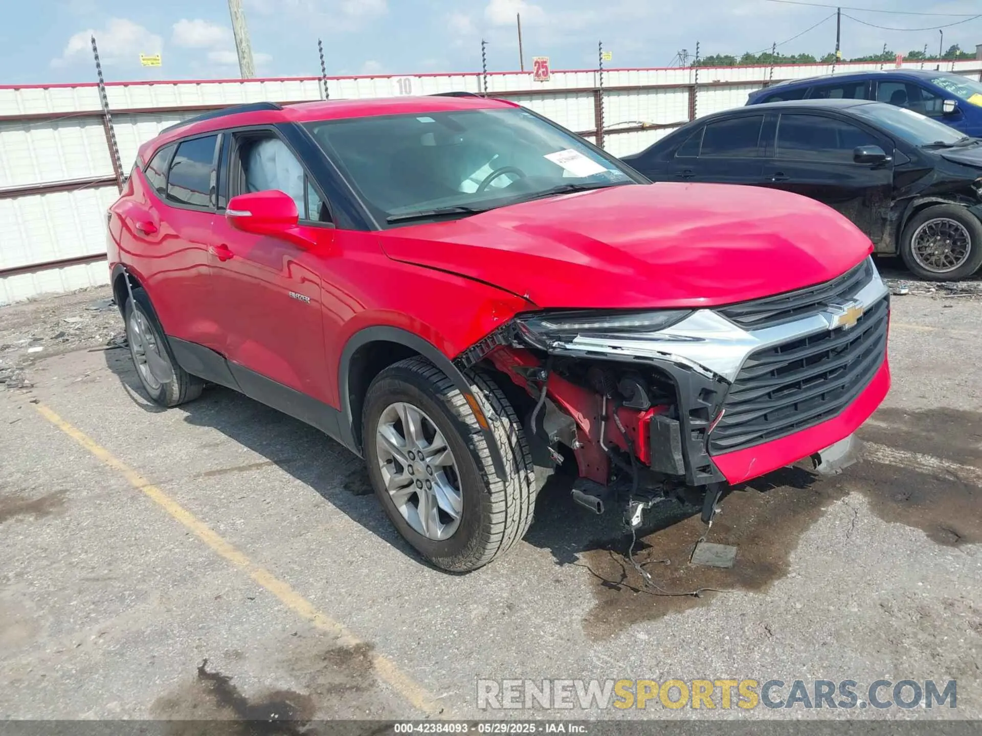 1 Photograph of a damaged car 3GNKBCR42LS689795 CHEVROLET BLAZER 2020