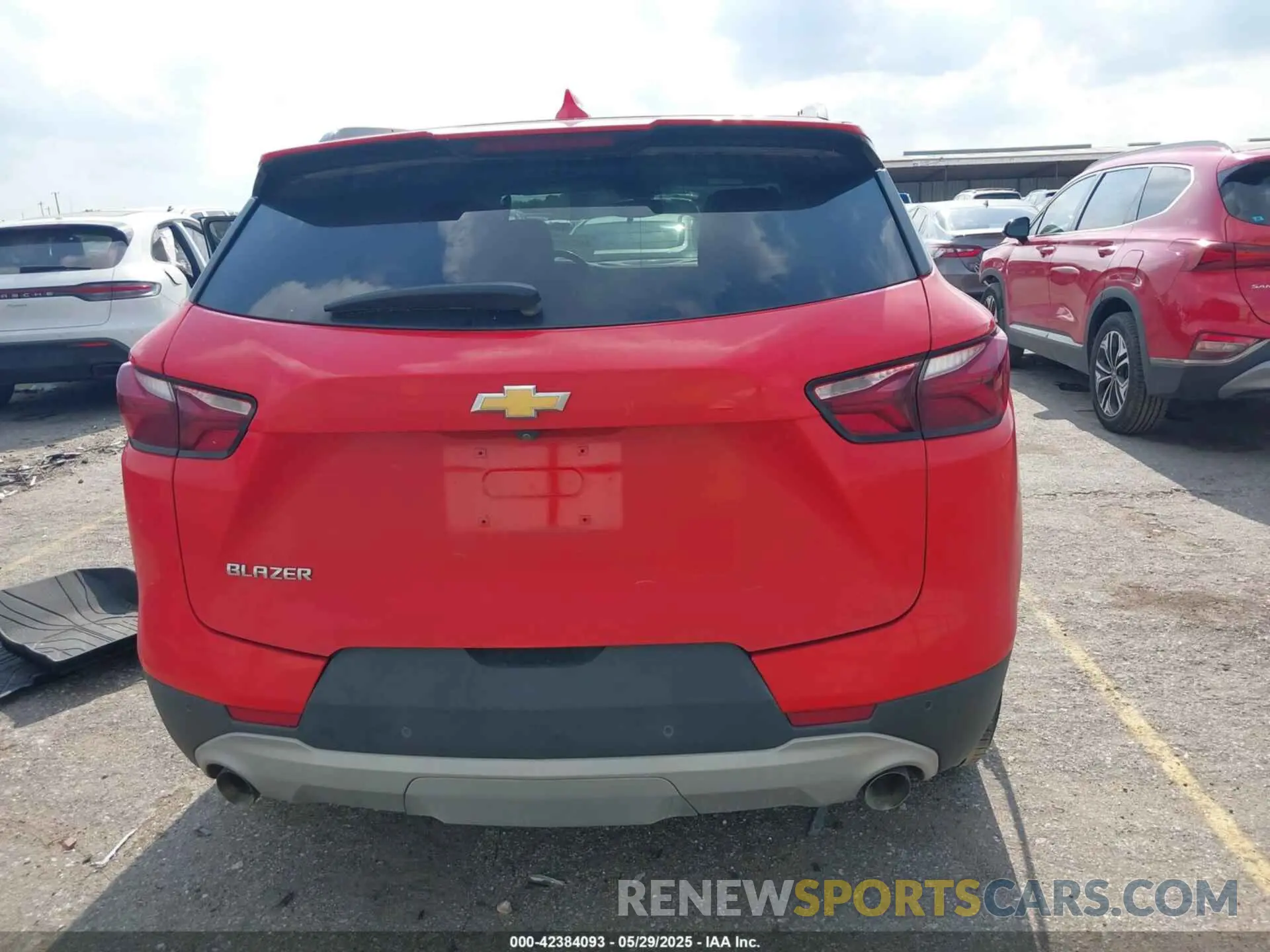 17 Photograph of a damaged car 3GNKBCR42LS689795 CHEVROLET BLAZER 2020