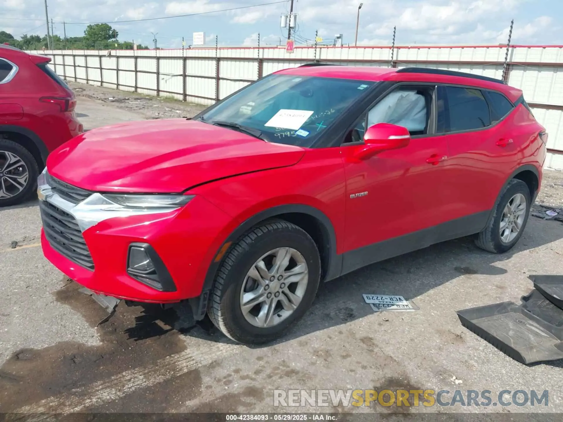 2 Photograph of a damaged car 3GNKBCR42LS689795 CHEVROLET BLAZER 2020