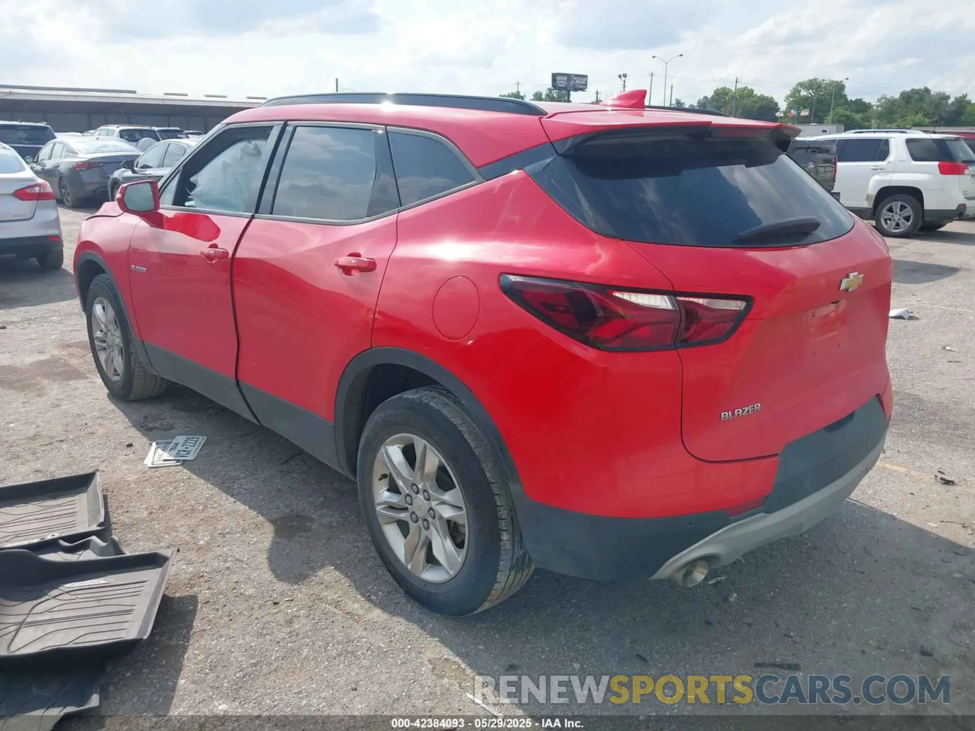 3 Photograph of a damaged car 3GNKBCR42LS689795 CHEVROLET BLAZER 2020