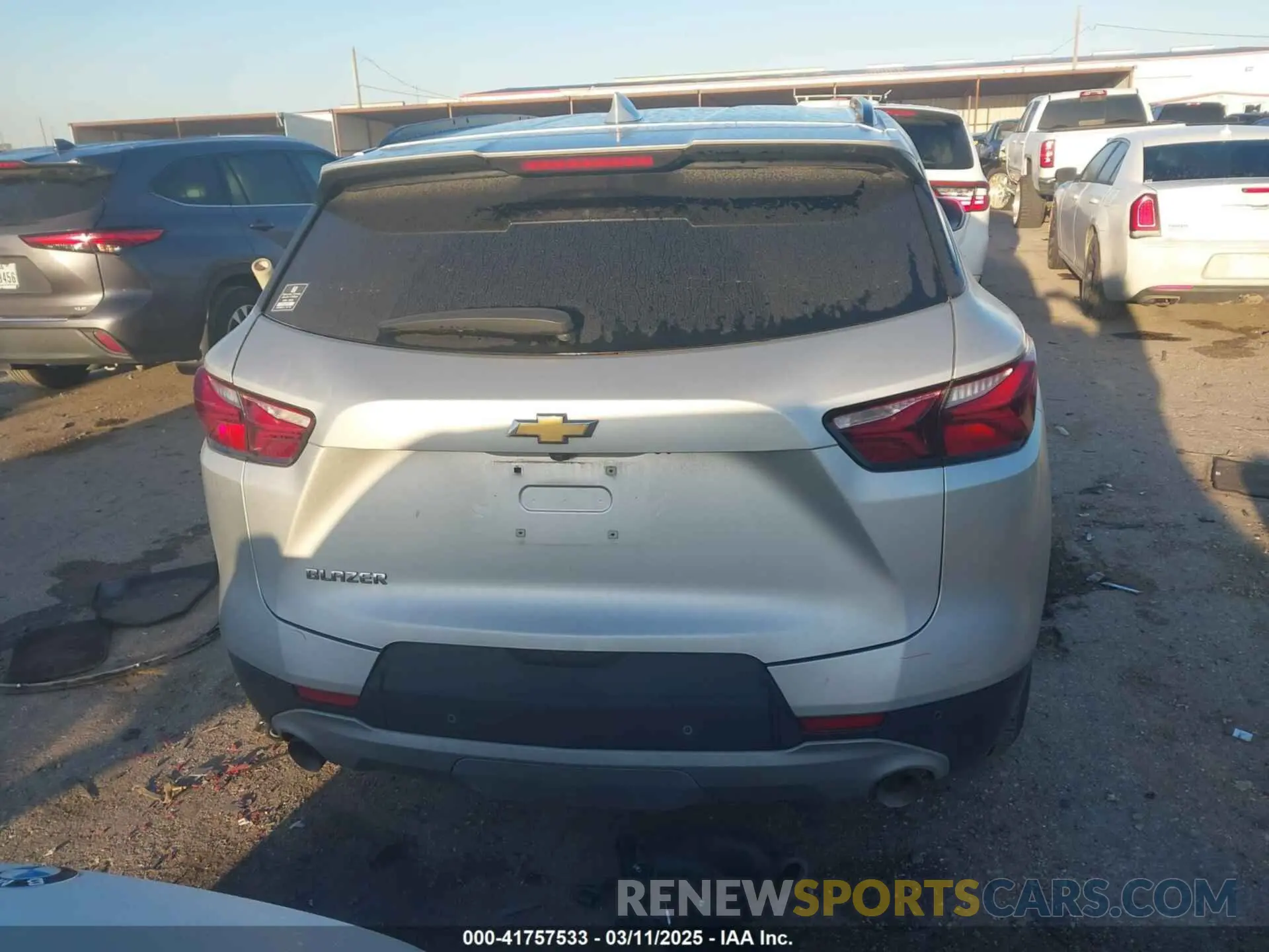 16 Photograph of a damaged car 3GNKBCR44LS615357 CHEVROLET BLAZER 2020