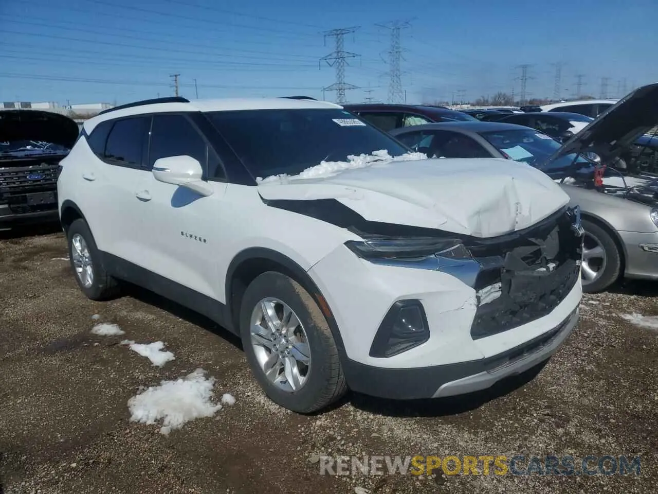 4 Photograph of a damaged car 3GNKBCR44LS679446 CHEVROLET BLAZER 2020