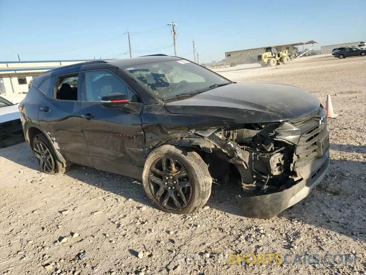 4 Photograph of a damaged car 3GNKBCR46LS712382 CHEVROLET BLAZER 2020