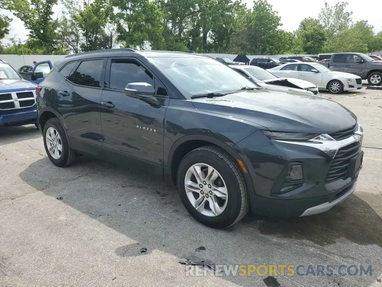 4 Photograph of a damaged car 3GNKBCR4XLS615251 CHEVROLET BLAZER 2020