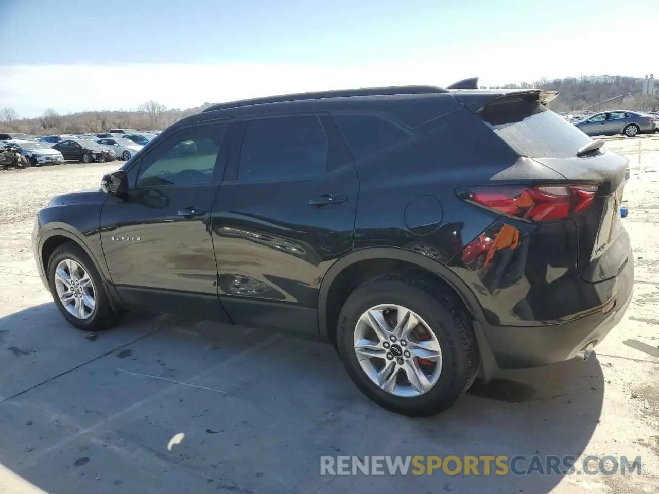2 Photograph of a damaged car 3GNKBCR4XLS670556 CHEVROLET BLAZER 2020