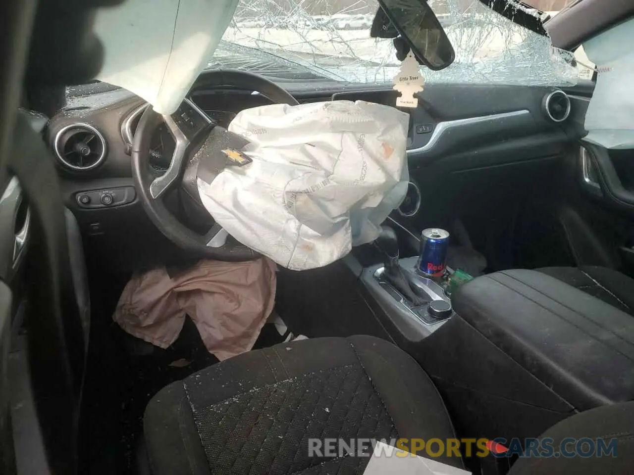 8 Photograph of a damaged car 3GNKBCR4XLS671352 CHEVROLET BLAZER 2020