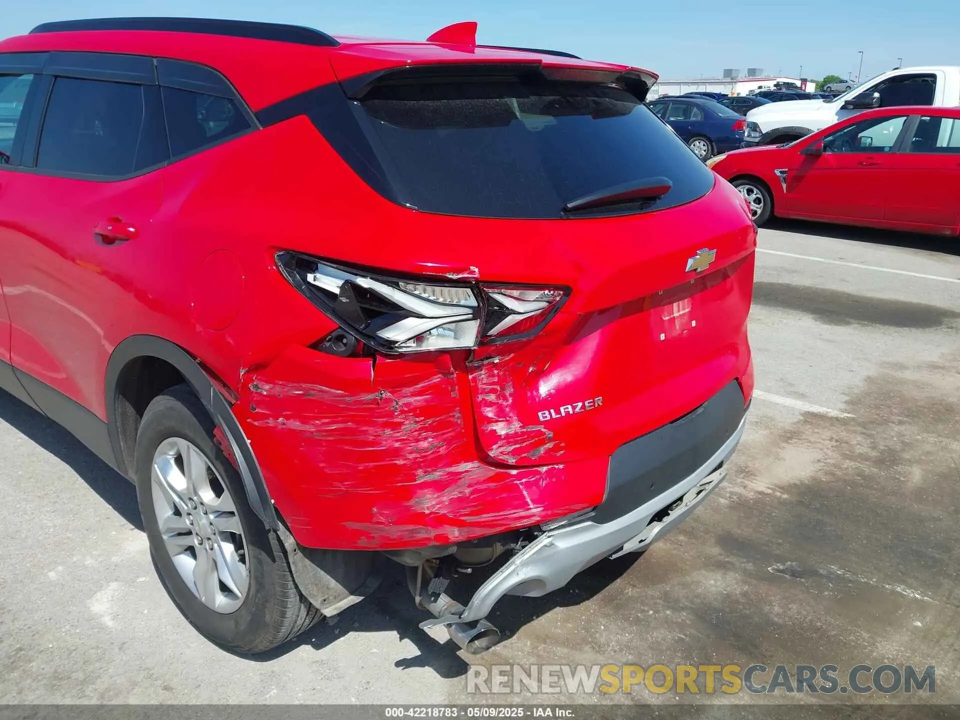 6 Photograph of a damaged car 3GNKBCRS0LS573140 CHEVROLET BLAZER 2020