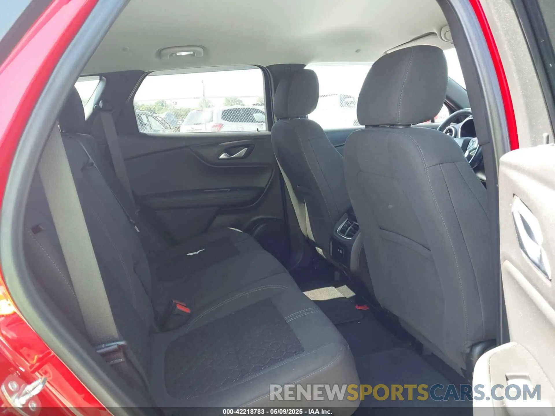 8 Photograph of a damaged car 3GNKBCRS0LS573140 CHEVROLET BLAZER 2020