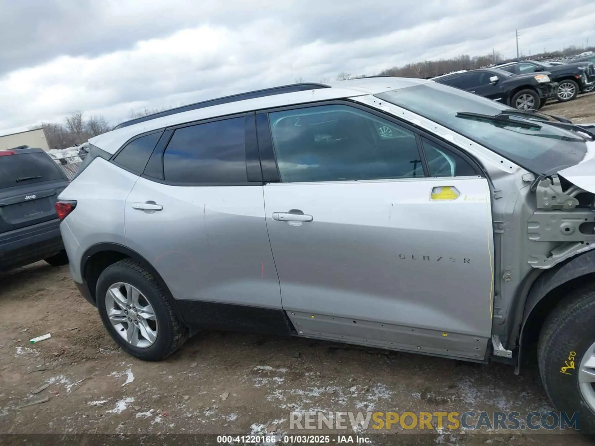 14 Photograph of a damaged car 3GNKBCRS1LS637802 CHEVROLET BLAZER 2020
