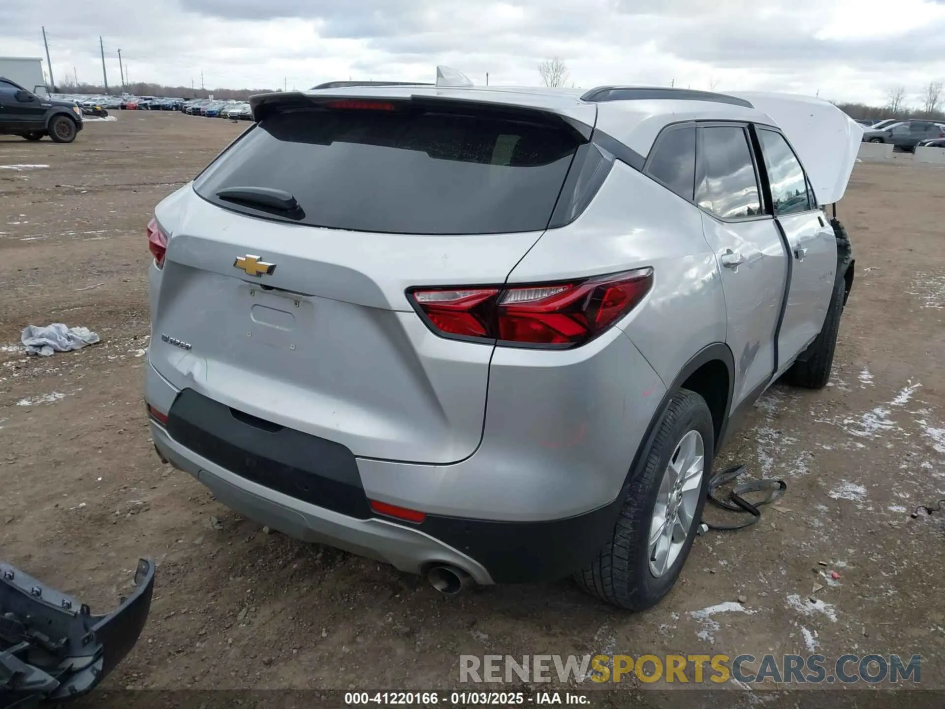 4 Photograph of a damaged car 3GNKBCRS1LS637802 CHEVROLET BLAZER 2020