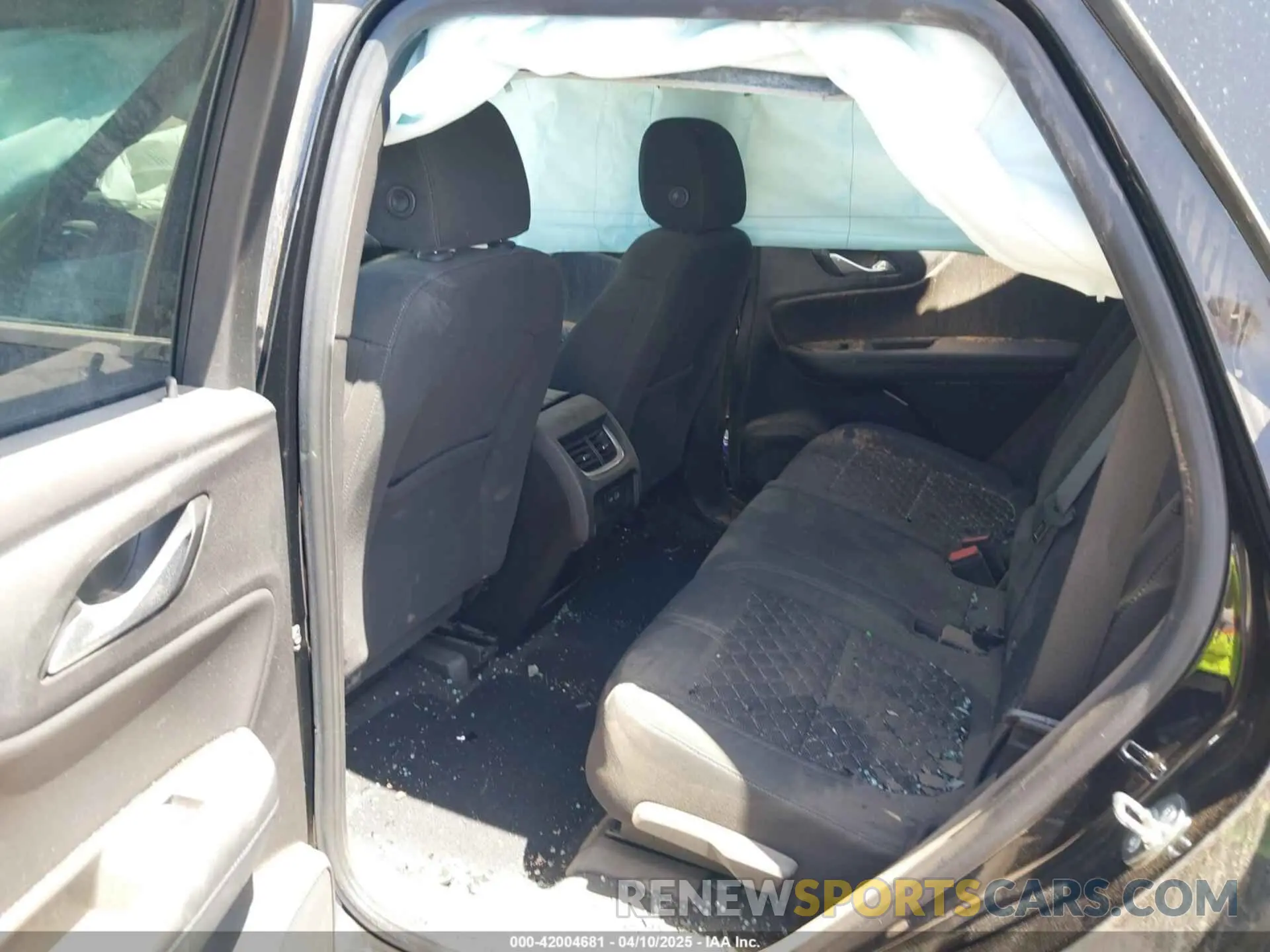 8 Photograph of a damaged car 3GNKBCRS2LS618188 CHEVROLET BLAZER 2020