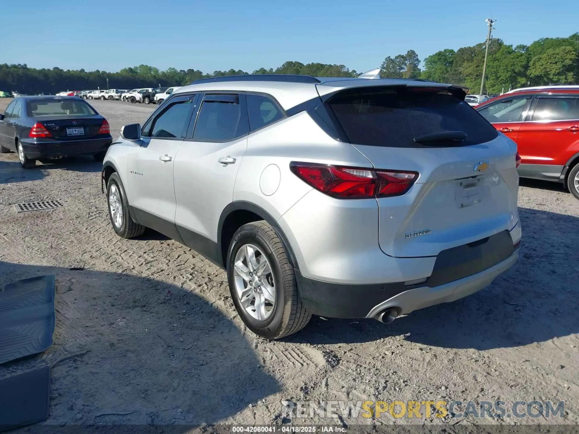 3 Photograph of a damaged car 3GNKBCRS4LS618919 CHEVROLET BLAZER 2020
