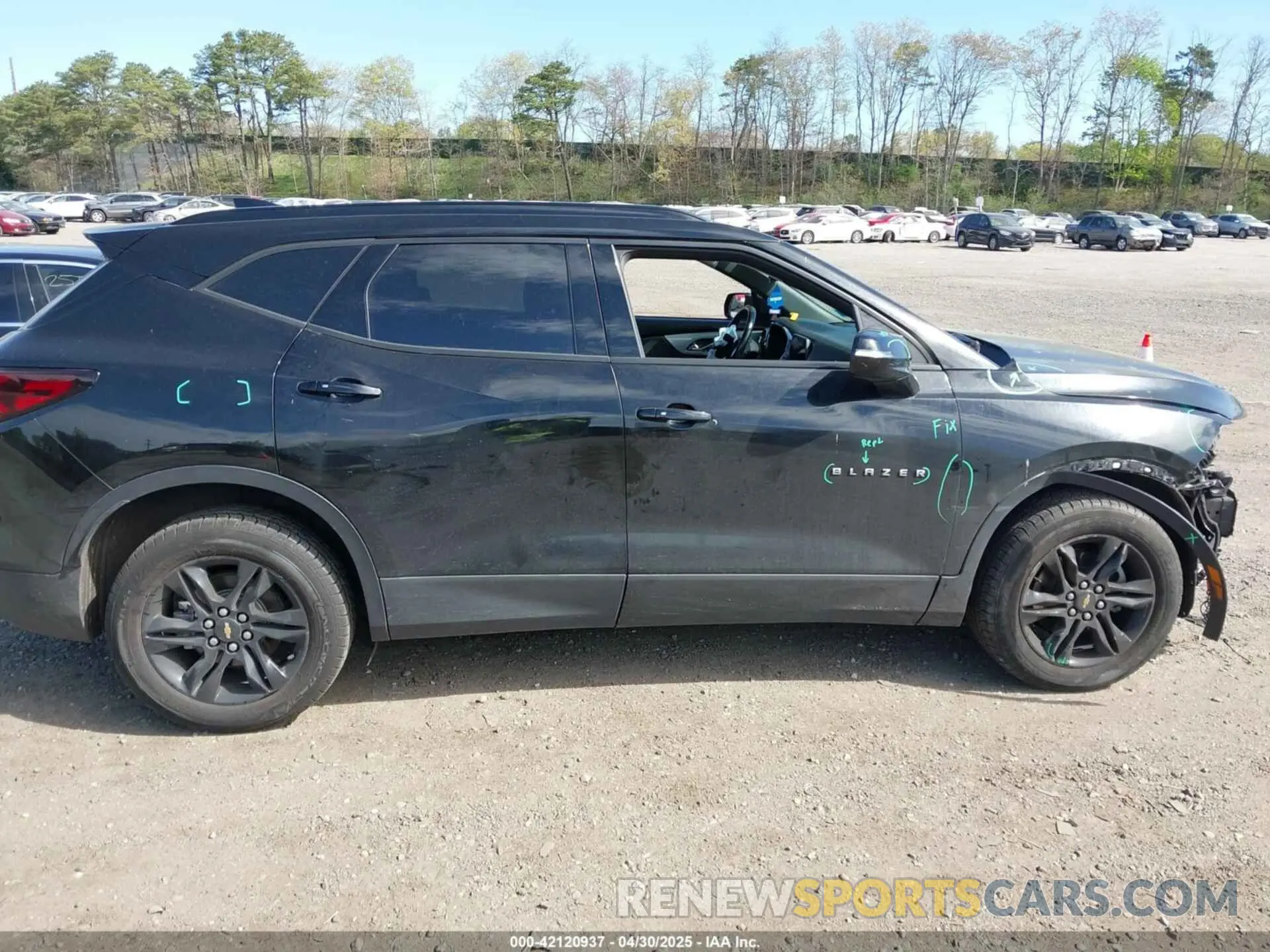 13 Photograph of a damaged car 3GNKBCRS4LS709995 CHEVROLET BLAZER 2020