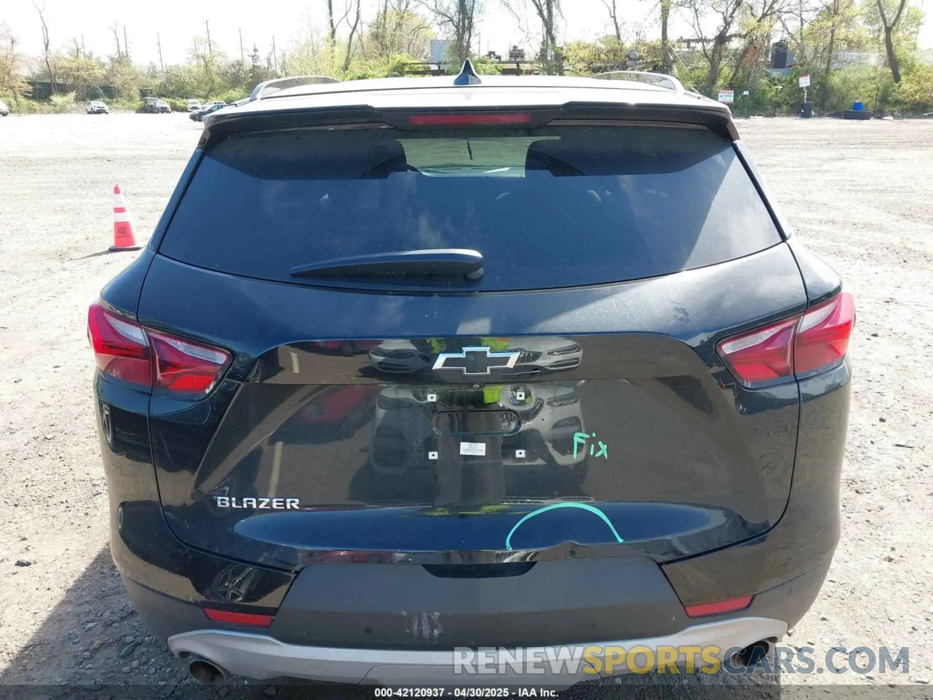 16 Photograph of a damaged car 3GNKBCRS4LS709995 CHEVROLET BLAZER 2020