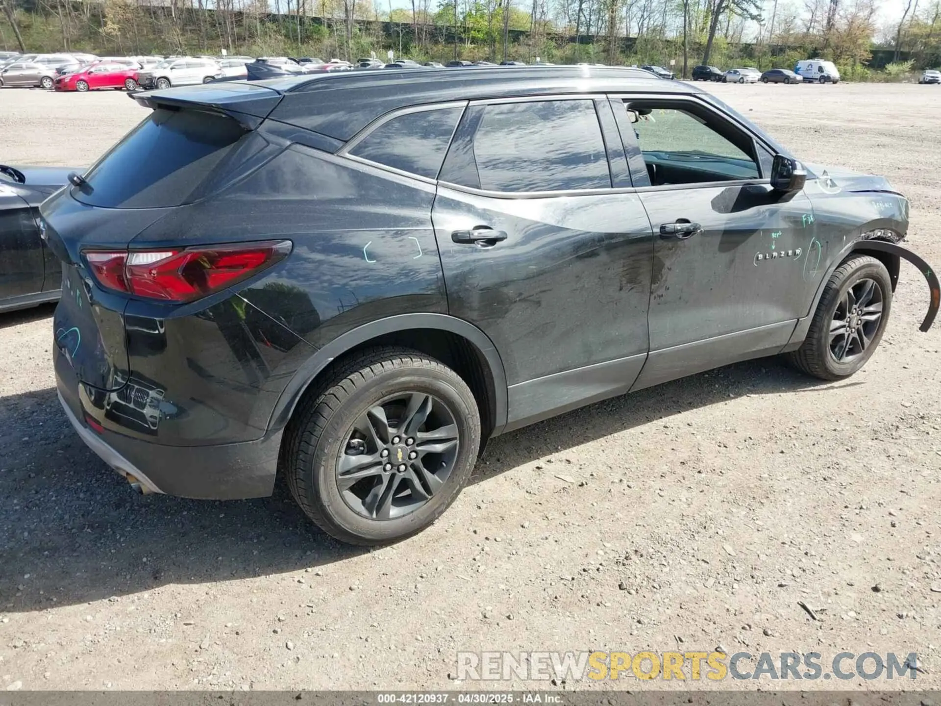 4 Photograph of a damaged car 3GNKBCRS4LS709995 CHEVROLET BLAZER 2020