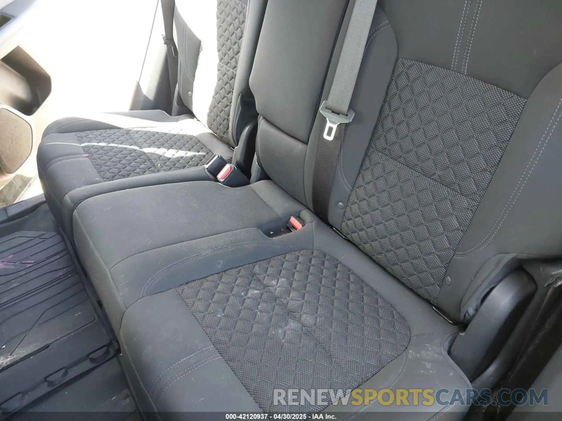 8 Photograph of a damaged car 3GNKBCRS4LS709995 CHEVROLET BLAZER 2020