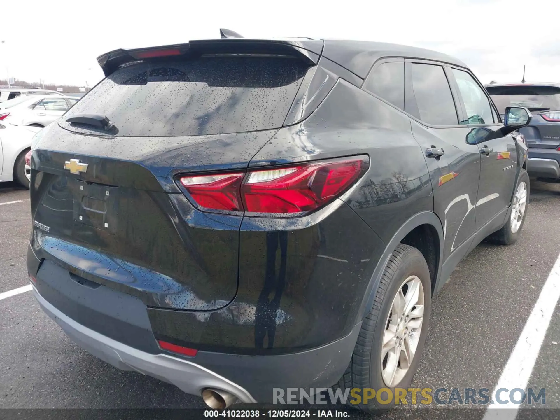 4 Photograph of a damaged car 3GNKBCRS5LS583789 CHEVROLET BLAZER 2020