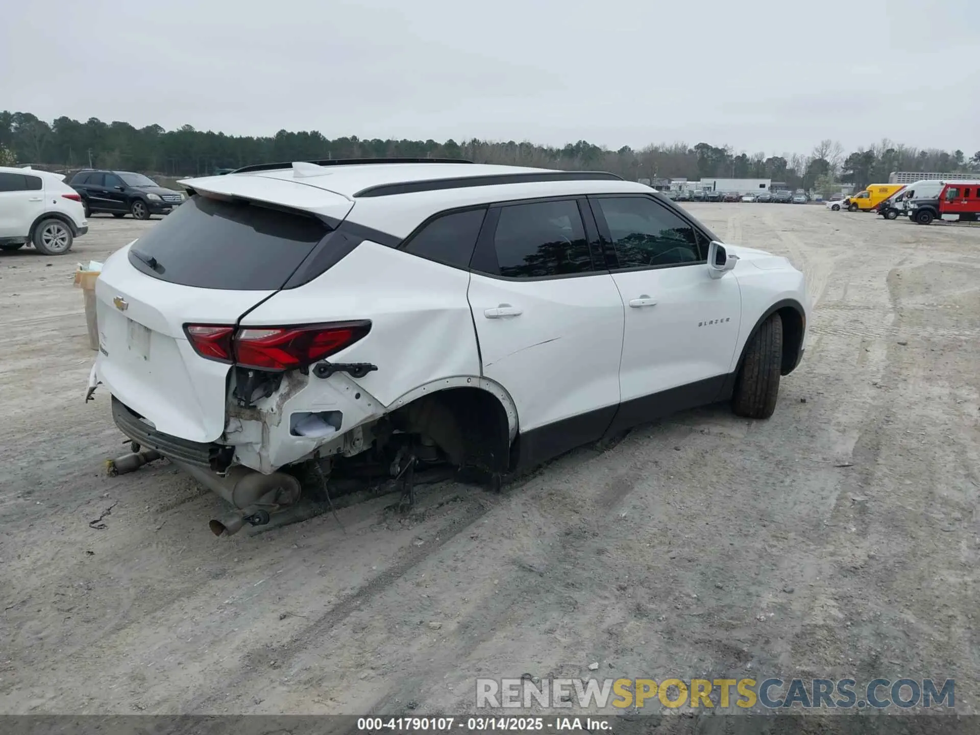 4 Photograph of a damaged car 3GNKBCRS7LS603556 CHEVROLET BLAZER 2020