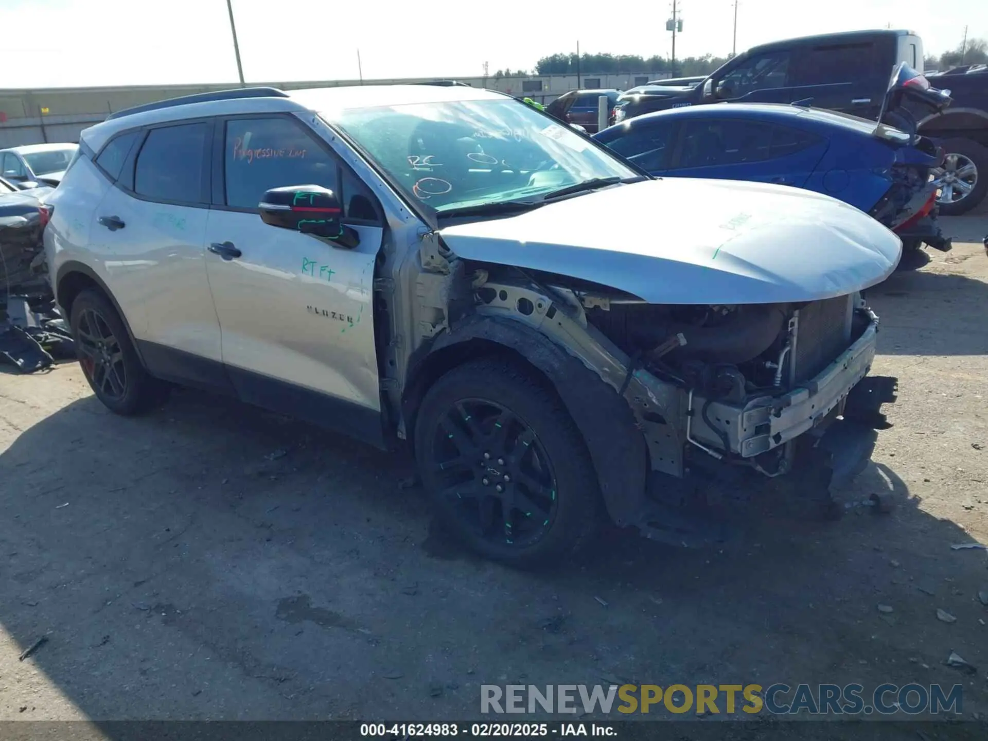 1 Photograph of a damaged car 3GNKBCRS7LS706668 CHEVROLET BLAZER 2020