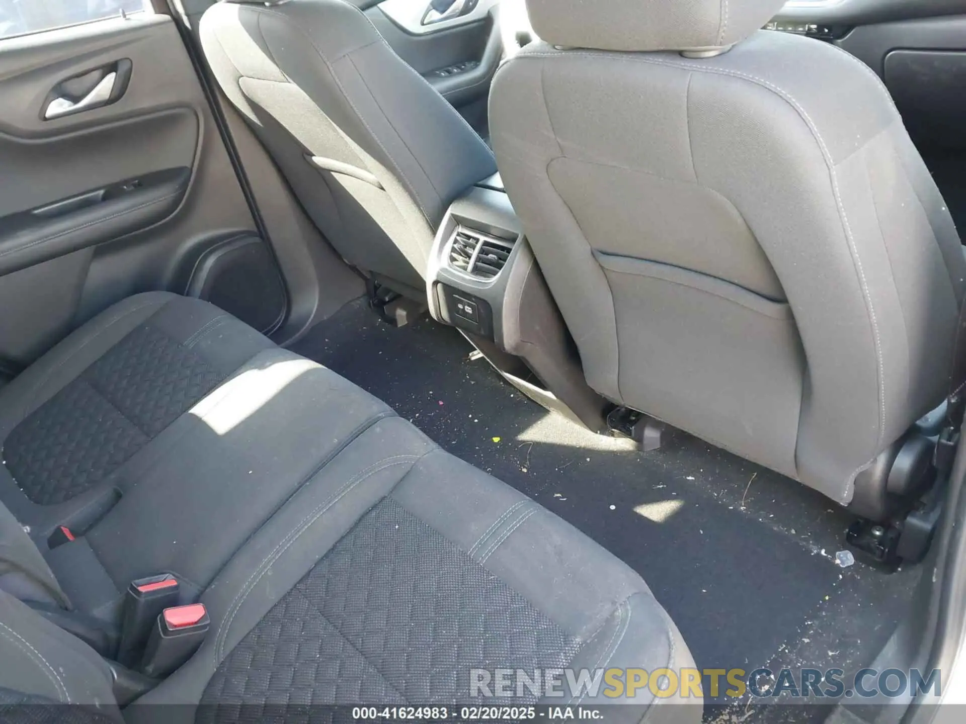 8 Photograph of a damaged car 3GNKBCRS7LS706668 CHEVROLET BLAZER 2020