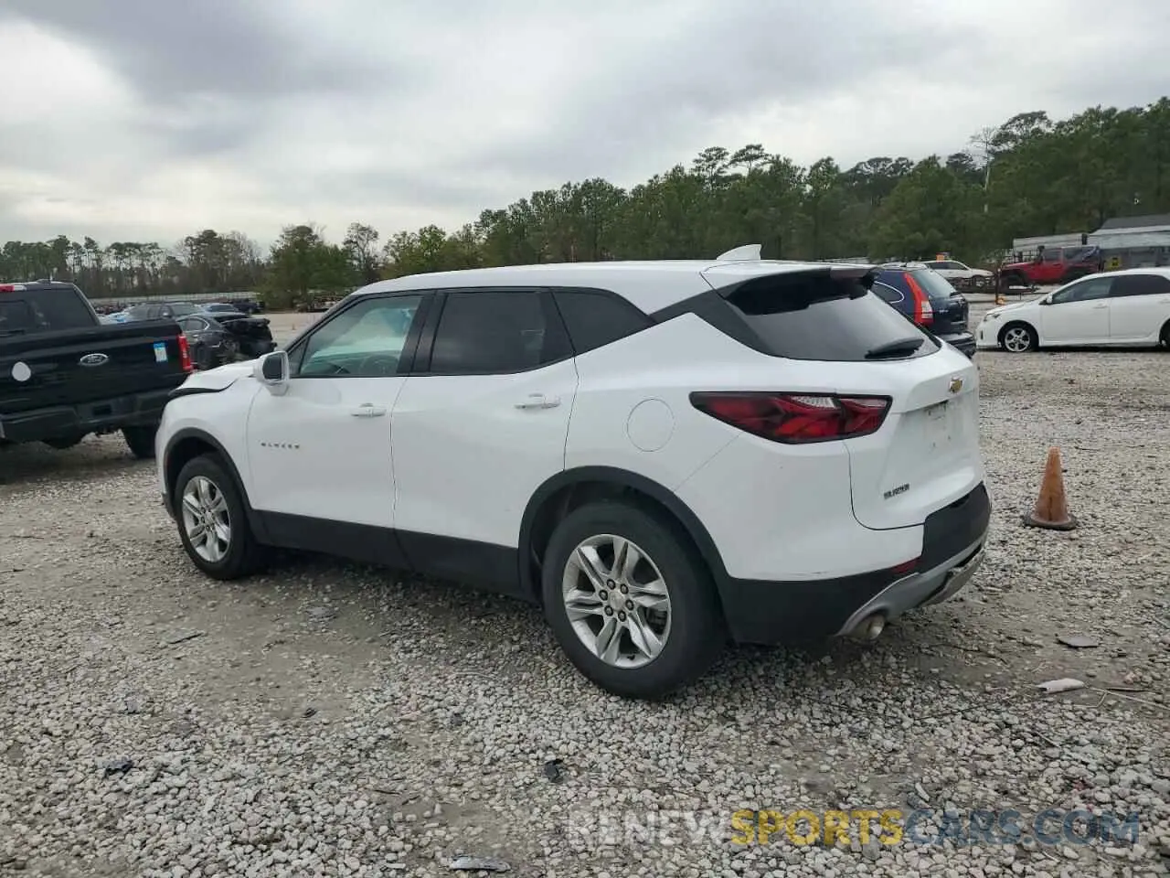 2 Photograph of a damaged car 3GNKBCRS8LS640146 CHEVROLET BLAZER 2020