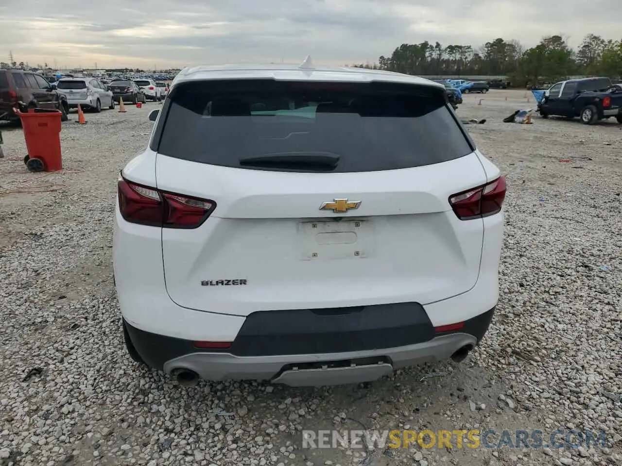 6 Photograph of a damaged car 3GNKBCRS8LS640146 CHEVROLET BLAZER 2020