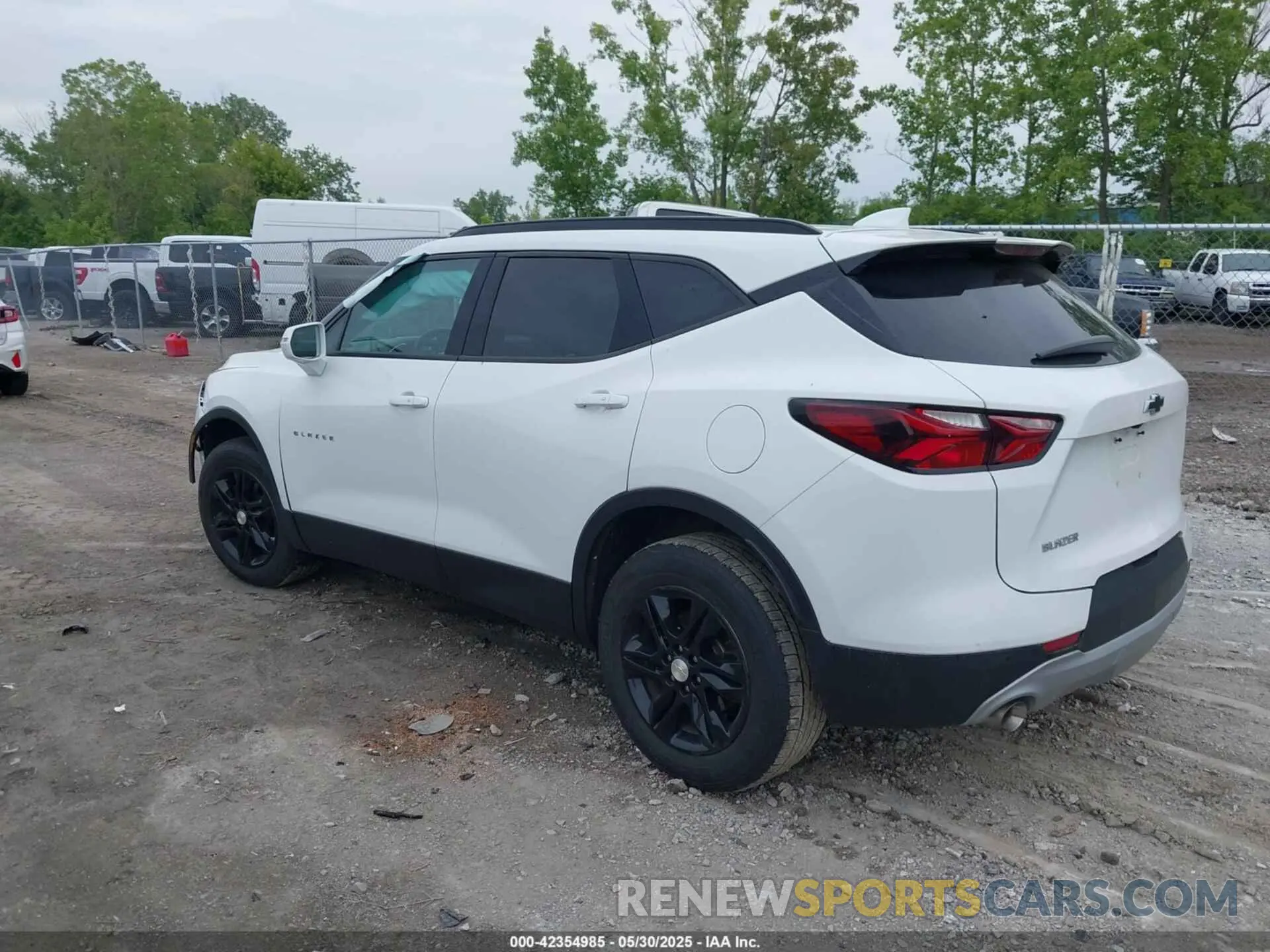 3 Photograph of a damaged car 3GNKBCRS8LS710020 CHEVROLET BLAZER 2020