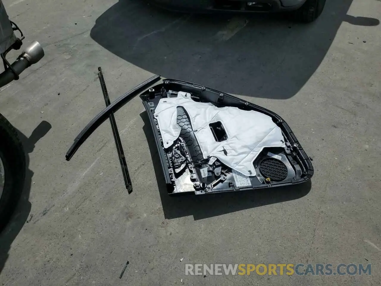 13 Photograph of a damaged car 3GNKBCRS9LS636011 CHEVROLET BLAZER 2020