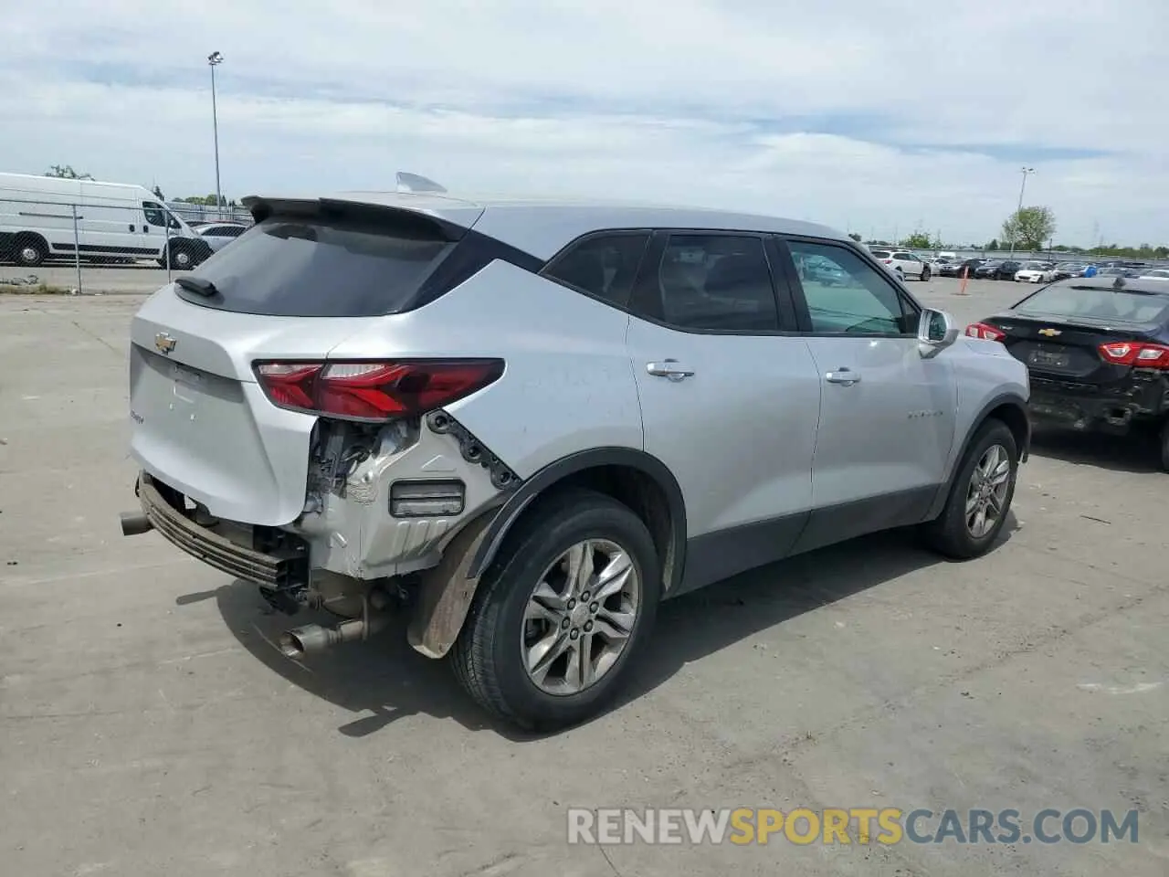 3 Photograph of a damaged car 3GNKBCRS9LS636011 CHEVROLET BLAZER 2020