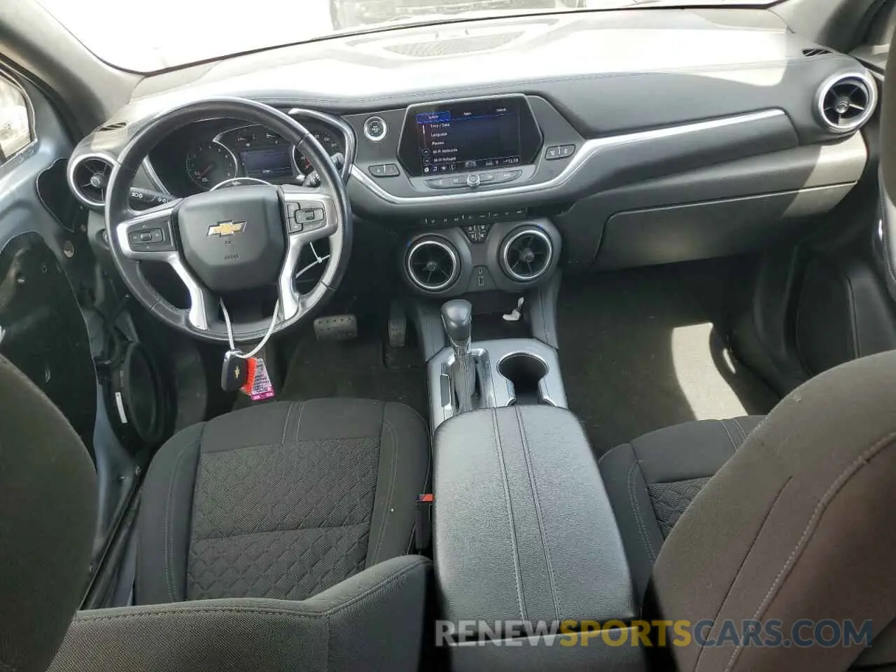 8 Photograph of a damaged car 3GNKBCRS9LS636011 CHEVROLET BLAZER 2020