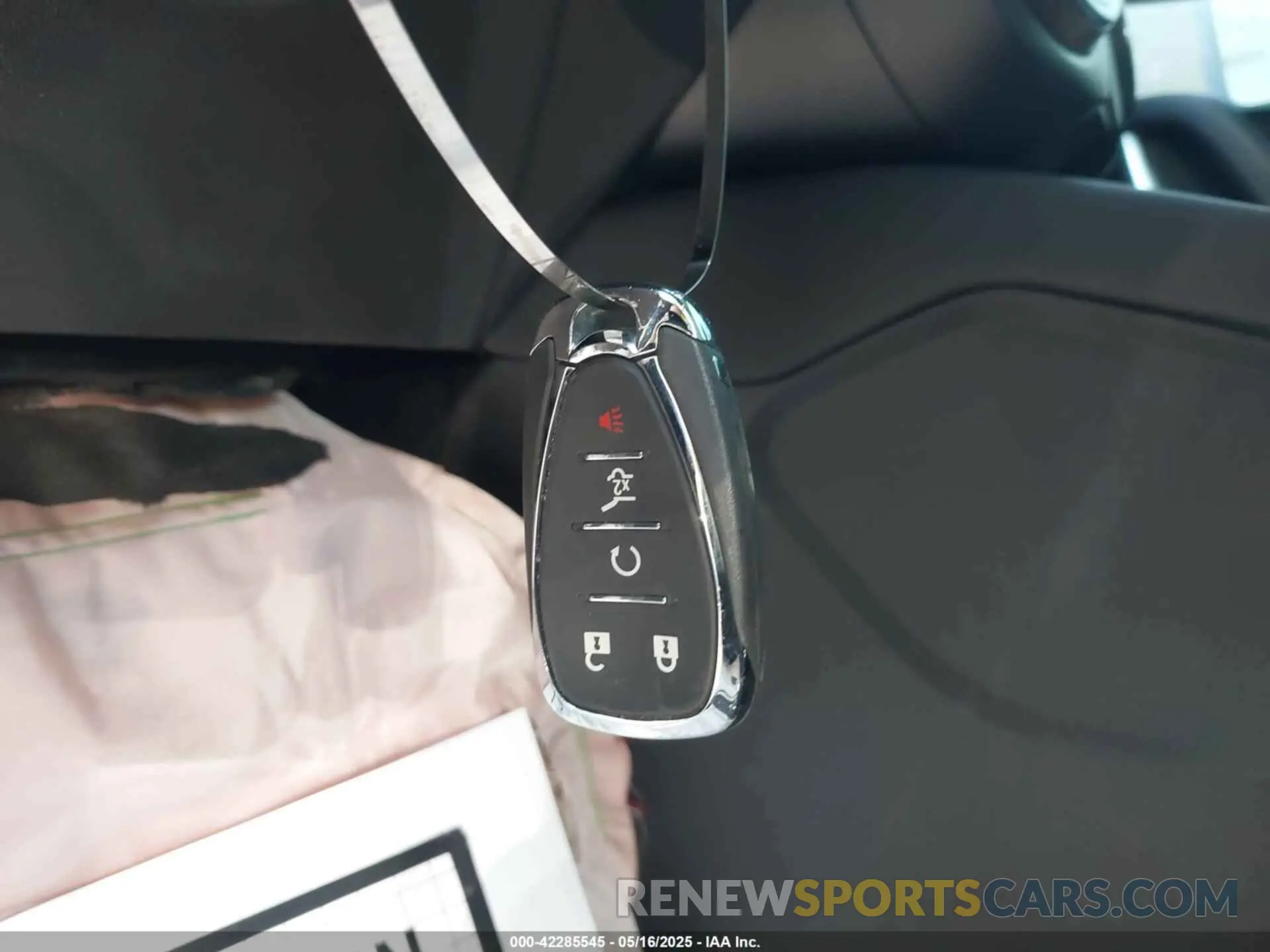 11 Photograph of a damaged car 3GNKBCRSXLS698873 CHEVROLET BLAZER 2020