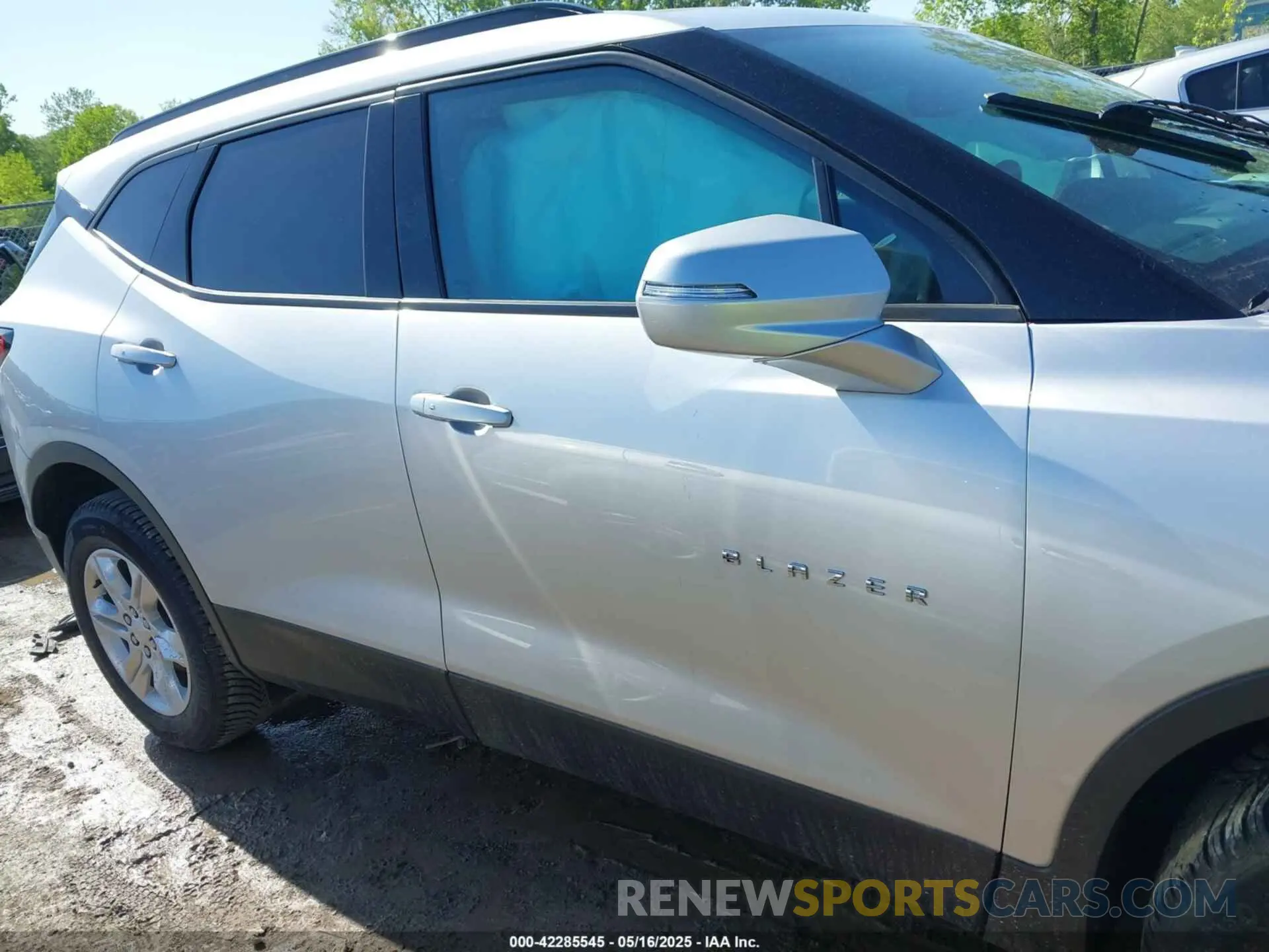 13 Photograph of a damaged car 3GNKBCRSXLS698873 CHEVROLET BLAZER 2020