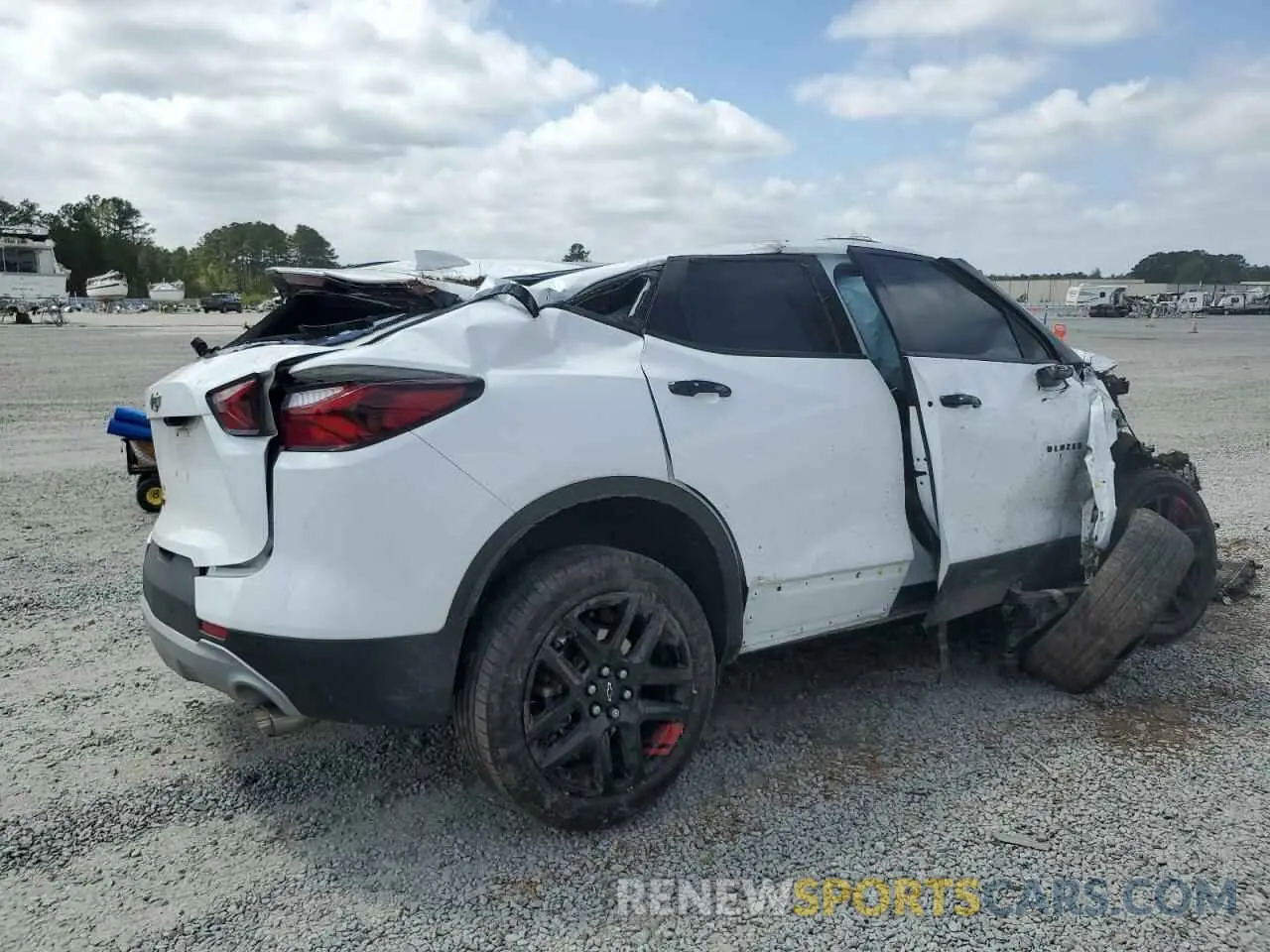 3 Photograph of a damaged car 3GNKBDRS1LS720698 CHEVROLET BLAZER 2020