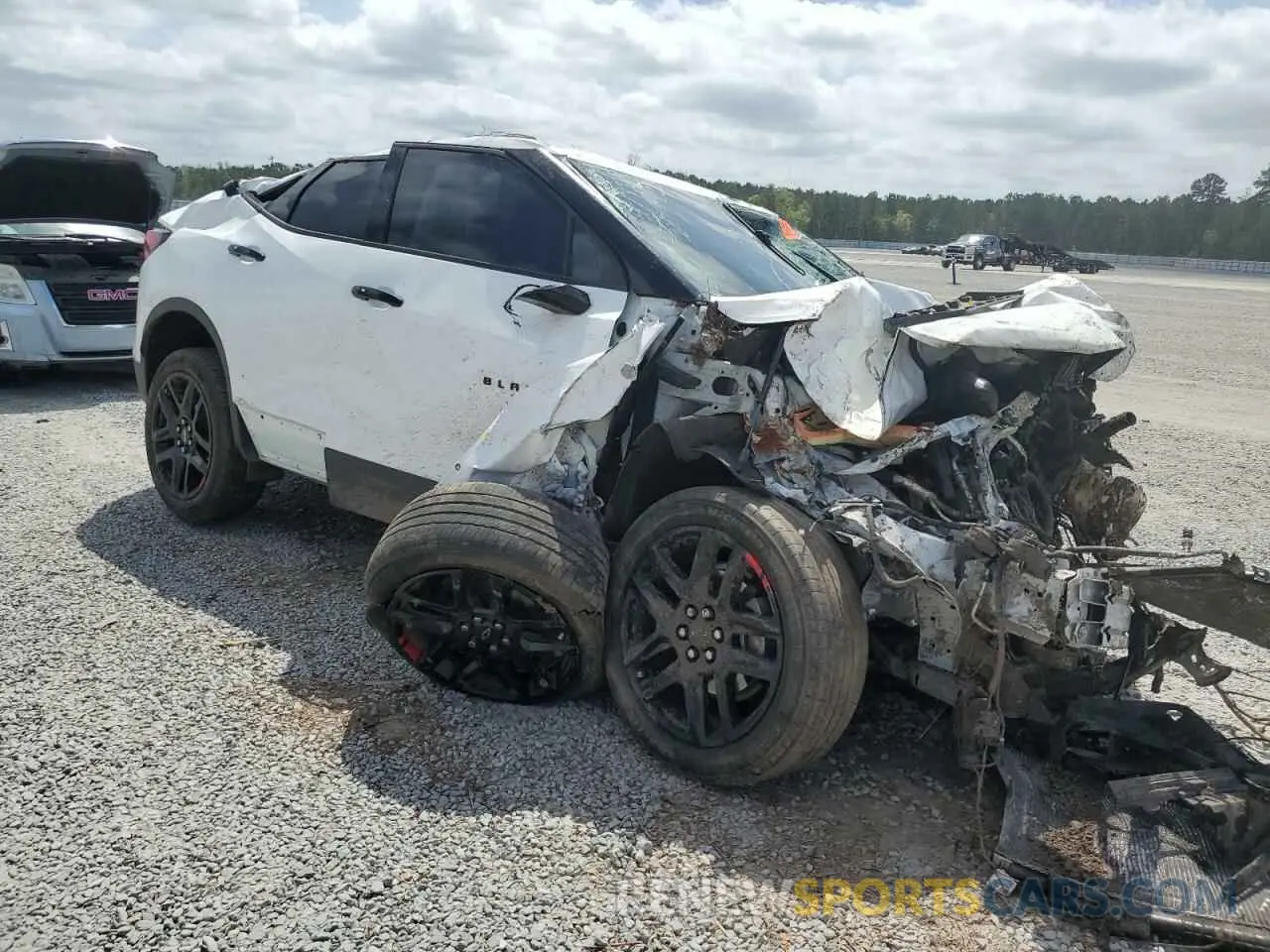 4 Photograph of a damaged car 3GNKBDRS1LS720698 CHEVROLET BLAZER 2020
