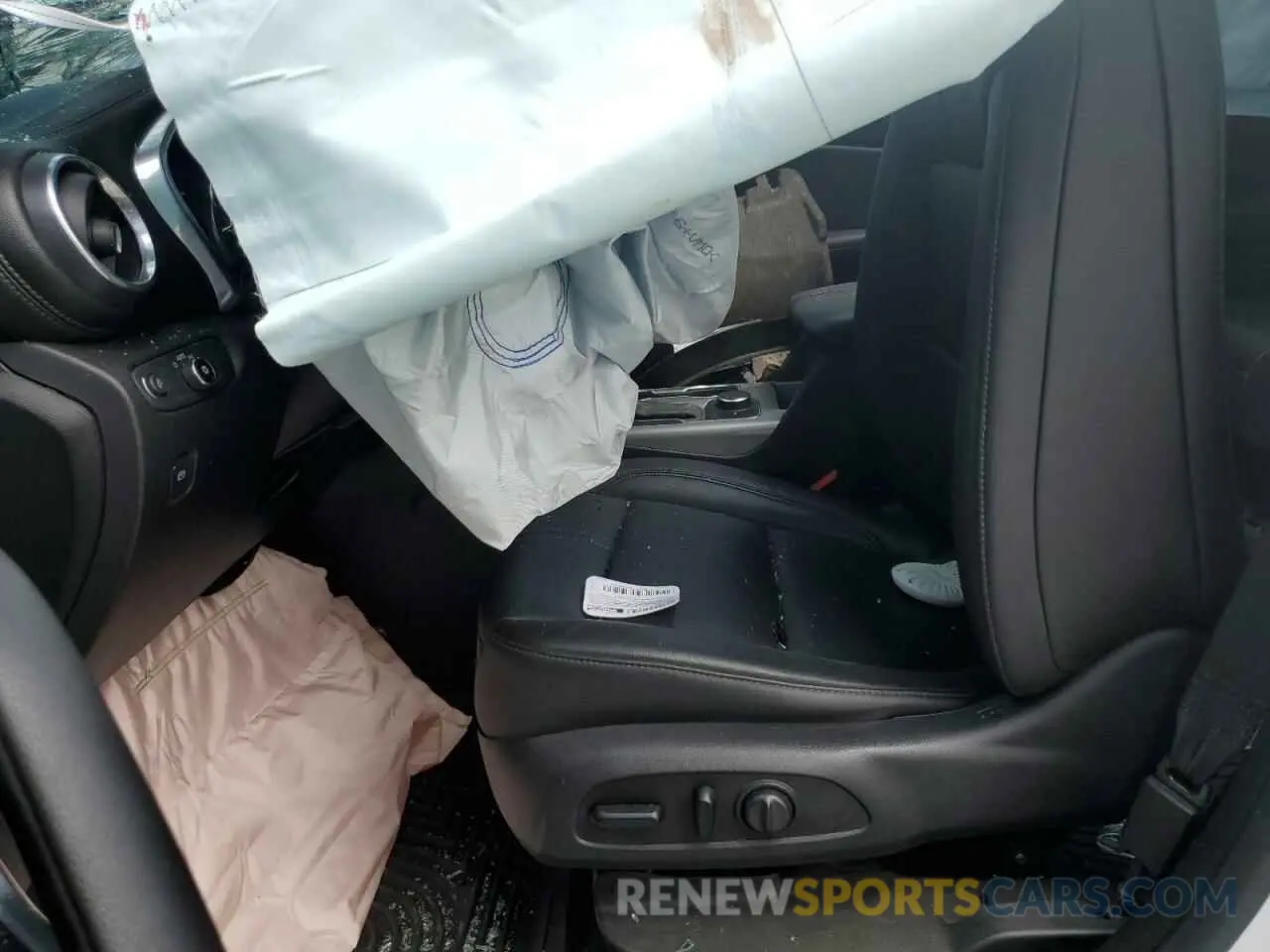 7 Photograph of a damaged car 3GNKBDRS1LS720698 CHEVROLET BLAZER 2020