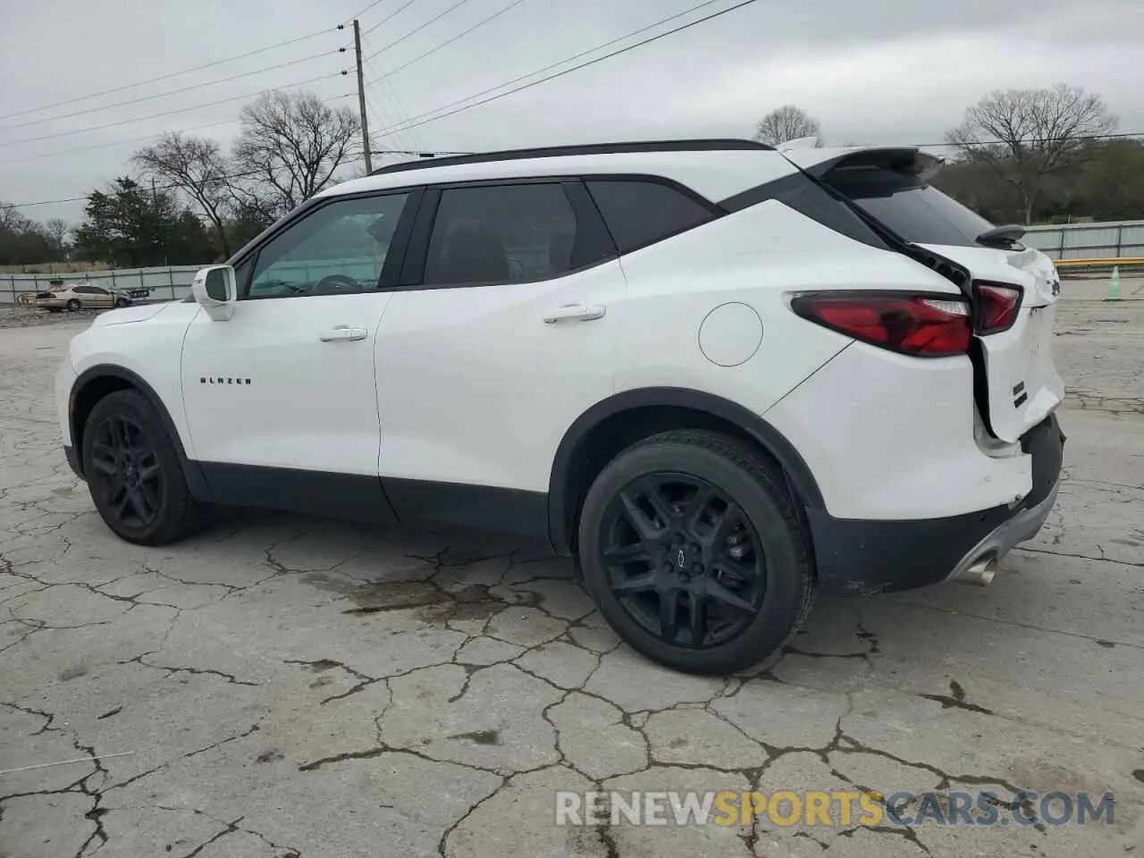 2 Photograph of a damaged car 3GNKBDRS2LS608427 CHEVROLET BLAZER 2020