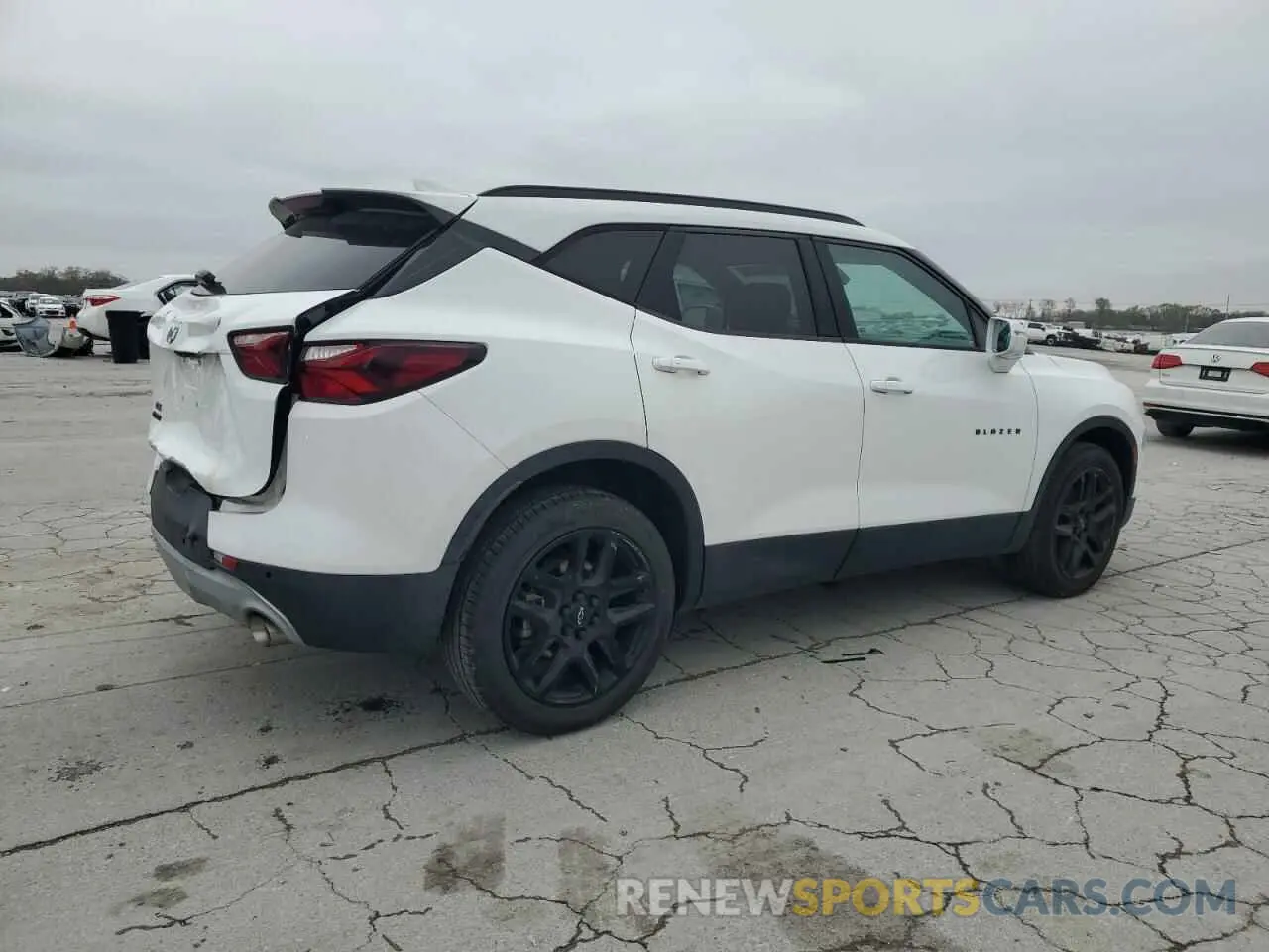 3 Photograph of a damaged car 3GNKBDRS2LS608427 CHEVROLET BLAZER 2020