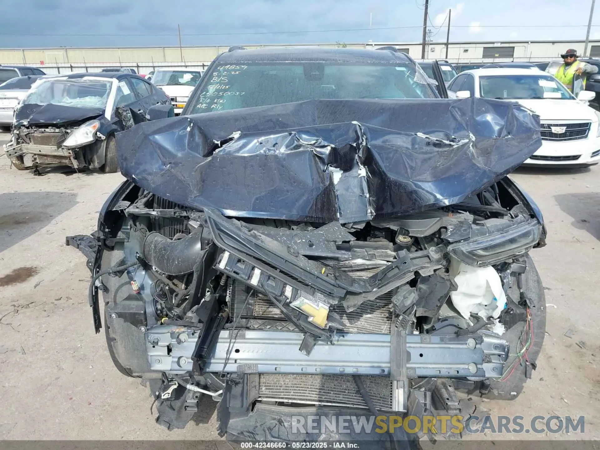 12 Photograph of a damaged car 3GNKBDRS3LS555625 CHEVROLET BLAZER 2020