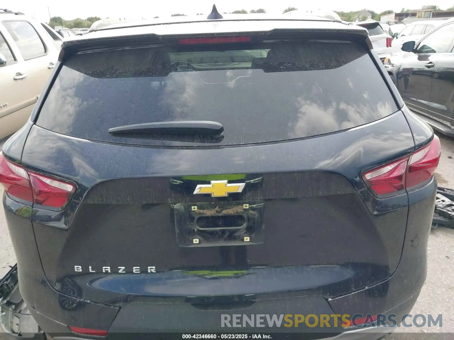 16 Photograph of a damaged car 3GNKBDRS3LS555625 CHEVROLET BLAZER 2020