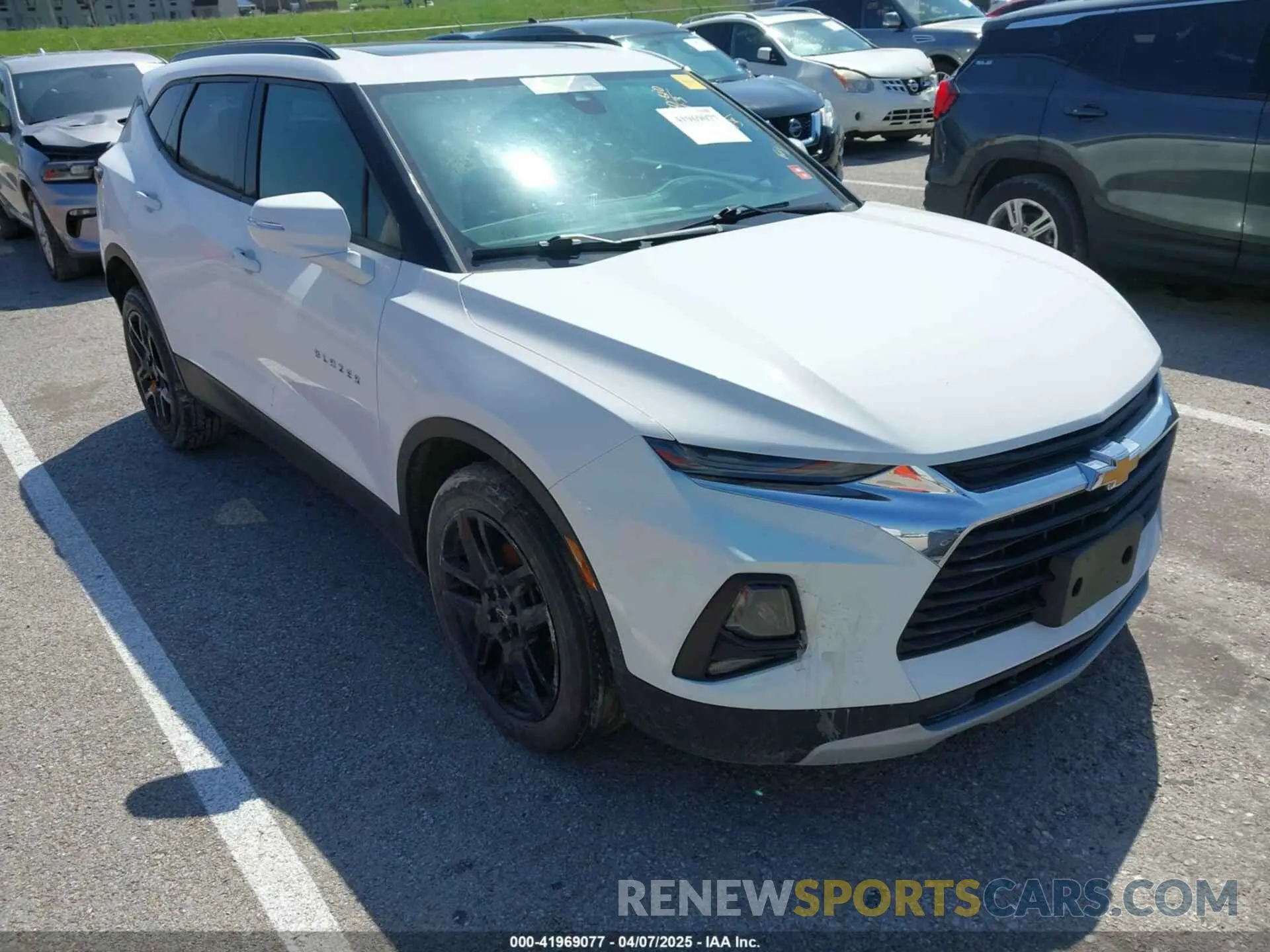 1 Photograph of a damaged car 3GNKBDRS4LS713275 CHEVROLET BLAZER 2020